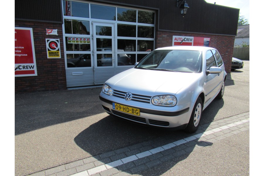 Volkswagen Golf 1.6-16V Trendline